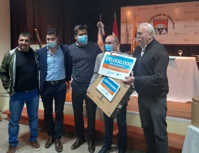 LA PROVINCIA ENTREGÓ FONDOS PARA PAVIMENTACIÓN DE LA CALLE SAN JUAN