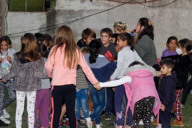 LOS NIÑOS SIGUEN DISFRUTANDO DEL BARRIARTE