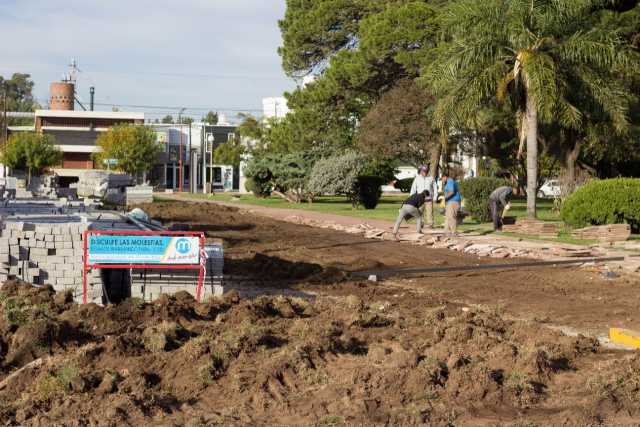 COMENZÓ LA OBRA DE LA PEATONAL