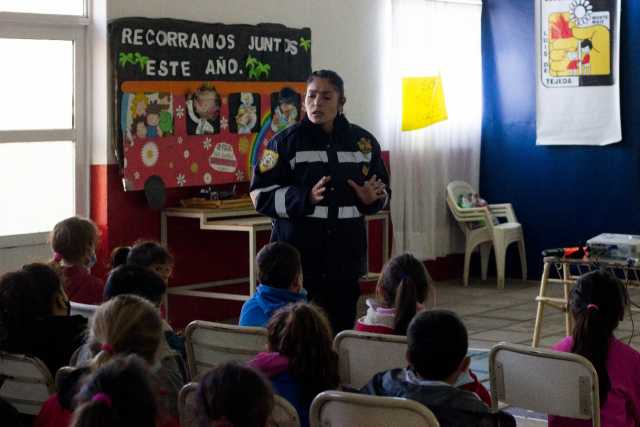 POLICÍA CAMINERA DIO CHARLAS EN LAS ESCUELAS
