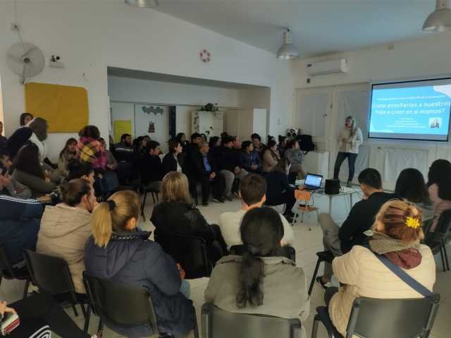 PROYECTO DE FORTALECIMIENTO PARA CUIDADORES DE NIÑOS