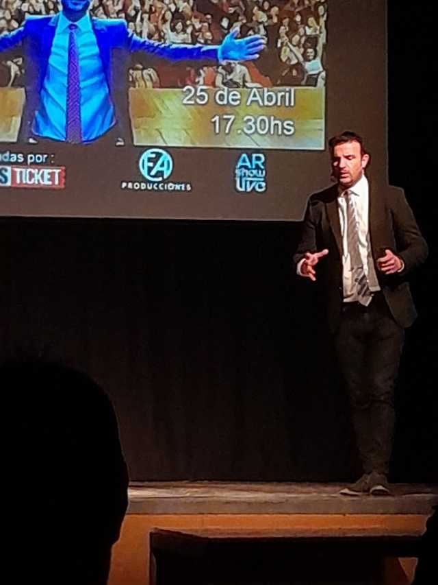 OBRA DE TEATRO RELACIONADA A LA NEUROCOMUNICACIÓN