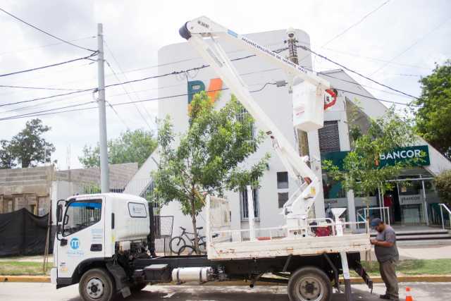 CAMIÓN FOTÓN ADAPTADO PARA ALUMBRADO PÚBLICO