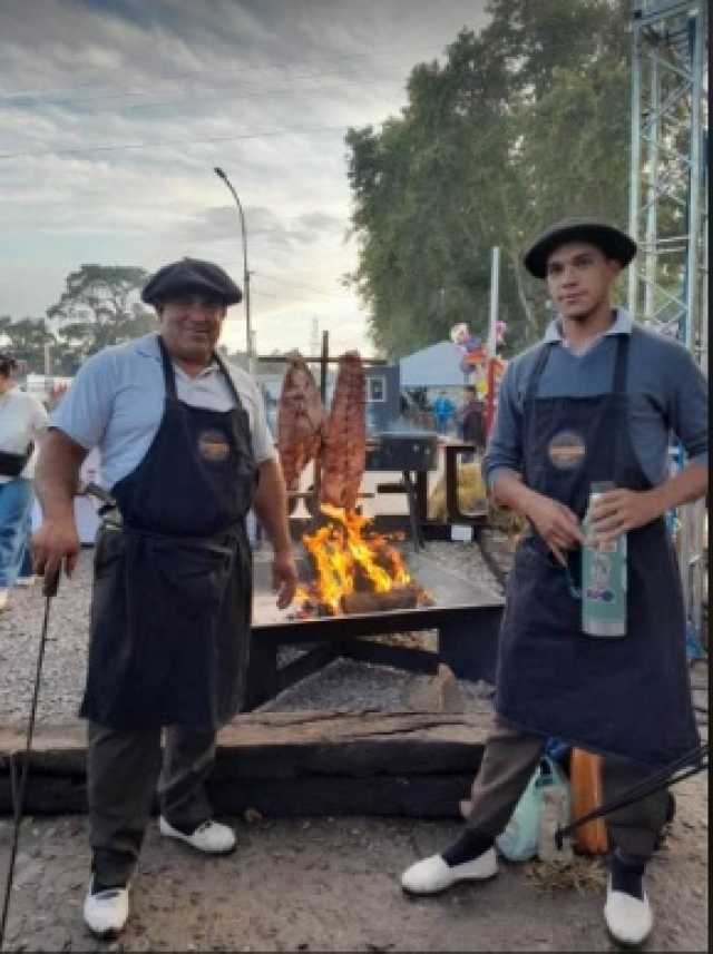 LOS CAMPEONES DEL ASADO A LA ESTACA ESTUVIERON EN JESÚS MARÍA