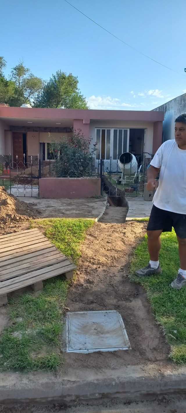 VECINOS DE BARRIO GOBATO SE CONECTAN A LA RED CLOACAL