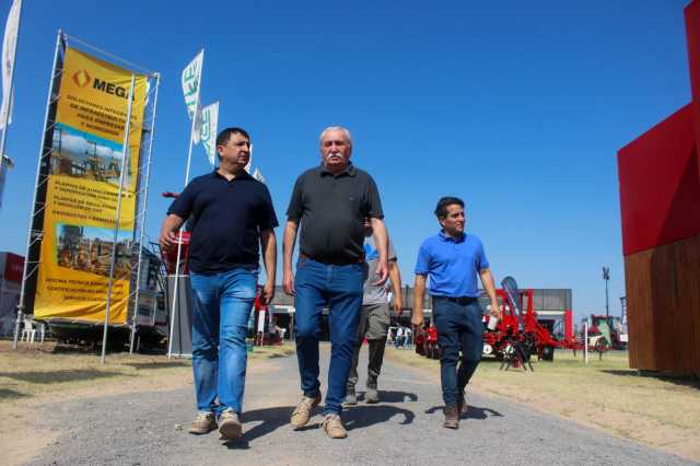EL INTENDENTE TROTTE ACOMPAÑÓ A EXPOSITORES LOCALES EN EXPOAGRO