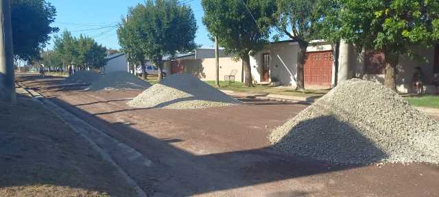 YA SE HICIERON SETENTA CUADRAS DE MEJORADO