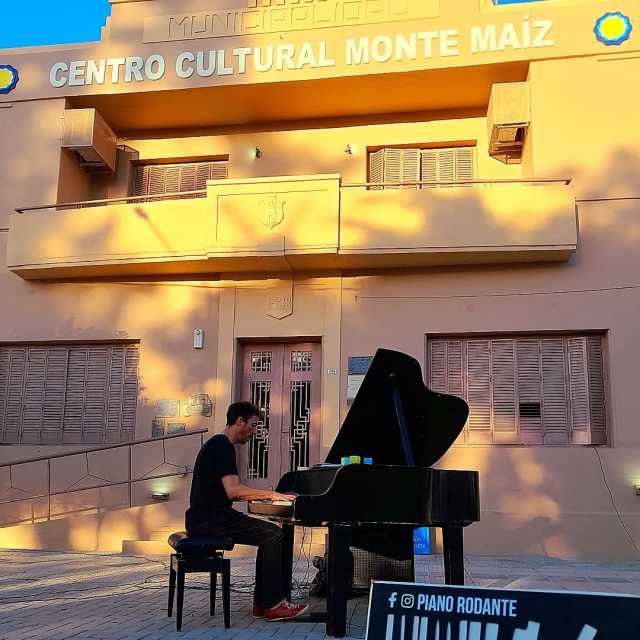Piano Rodante en el Centro Cultural