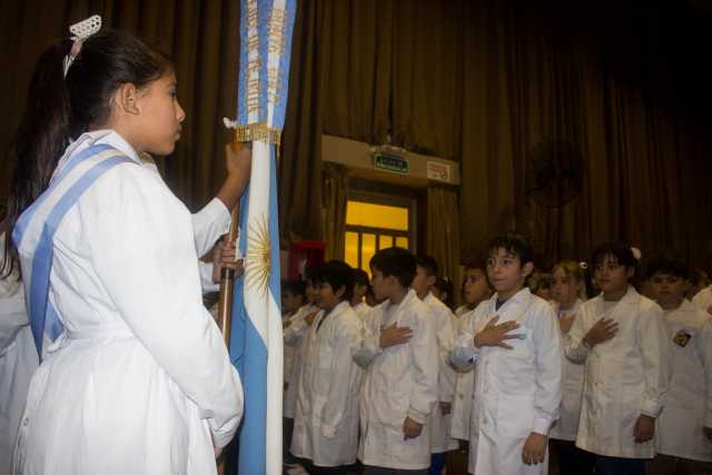Alumnos de 4° Grado Prometieron Lealtad a la Bandera