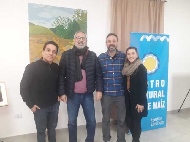 Ártistas locales exponen en el Centro Cultural