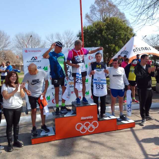 Atletas locales en la maratón de Armstrong