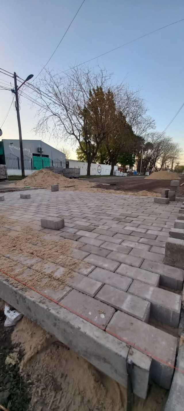 Adoquines en calle Salta