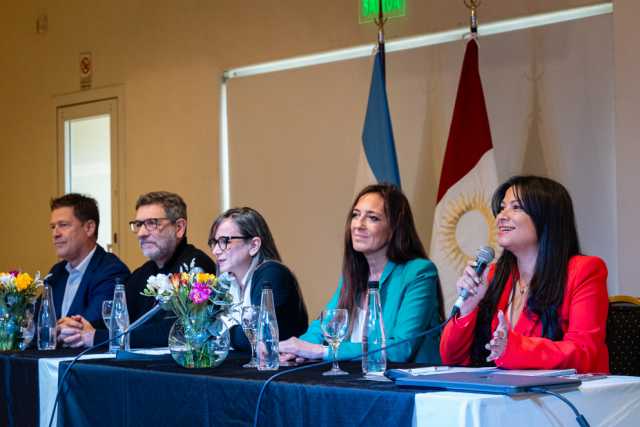 Reunión nacional sobre fiebre hemorrágica argentina
