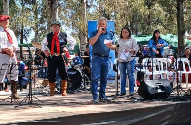 Autoridades municipales acompañando el aniversario de Pascanas
