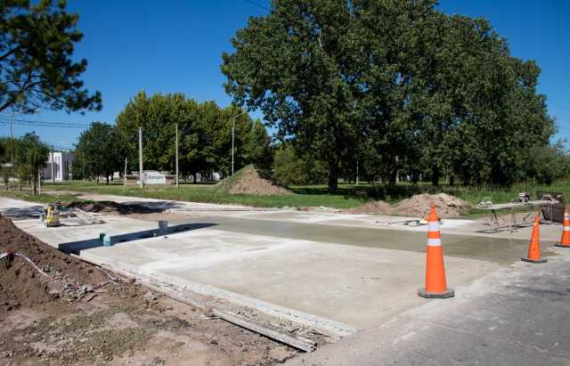 Etapa final de pavimentación en B° Don Adolfo