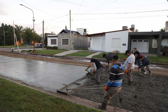 Está en marcha la pavimentación de calle 25 de Mayo