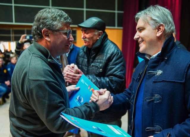 La visita del Gobernador a Monte Maíz