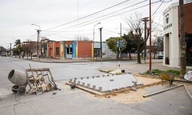 Nuevo reductor de velocidad en la plaza