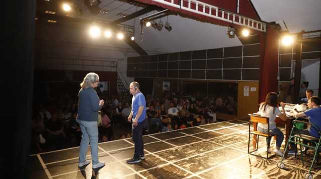 Todo un éxito la presentación de Los Auténticos